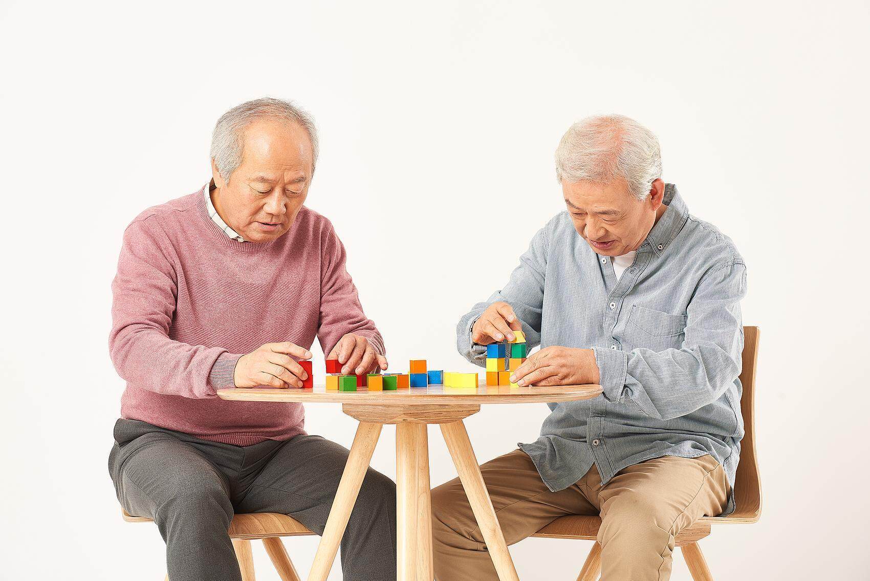 具也应“适老化改造”｜时评J9真人游戏第一品牌老年玩